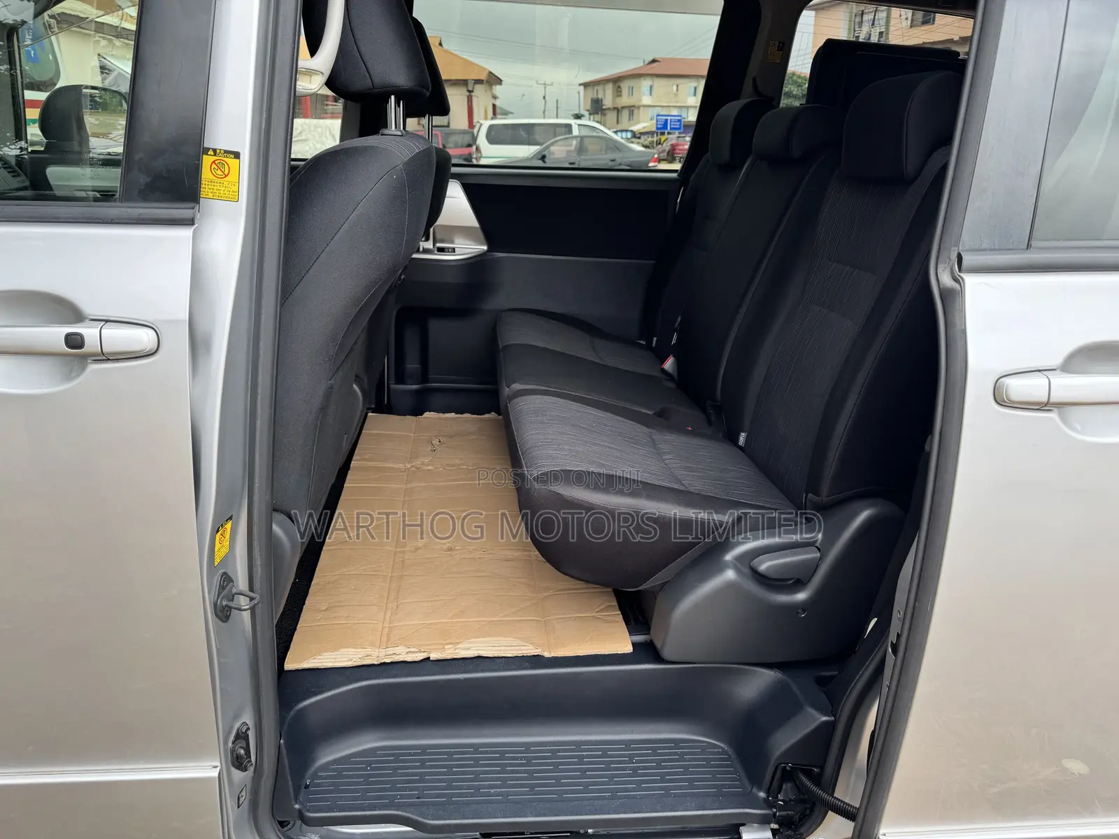 Toyota Voxy 2012 Silver