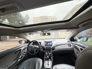 Hyundai Elantra Limited Sedan FWD (1.8L 4cyl 6A) 2013 Silver