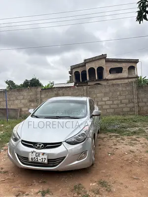 Hyundai Elantra Limited Sedan FWD (1.8L 4cyl 6A) 2013 Silver
