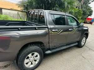 Toyota Hilux 2019 Gray