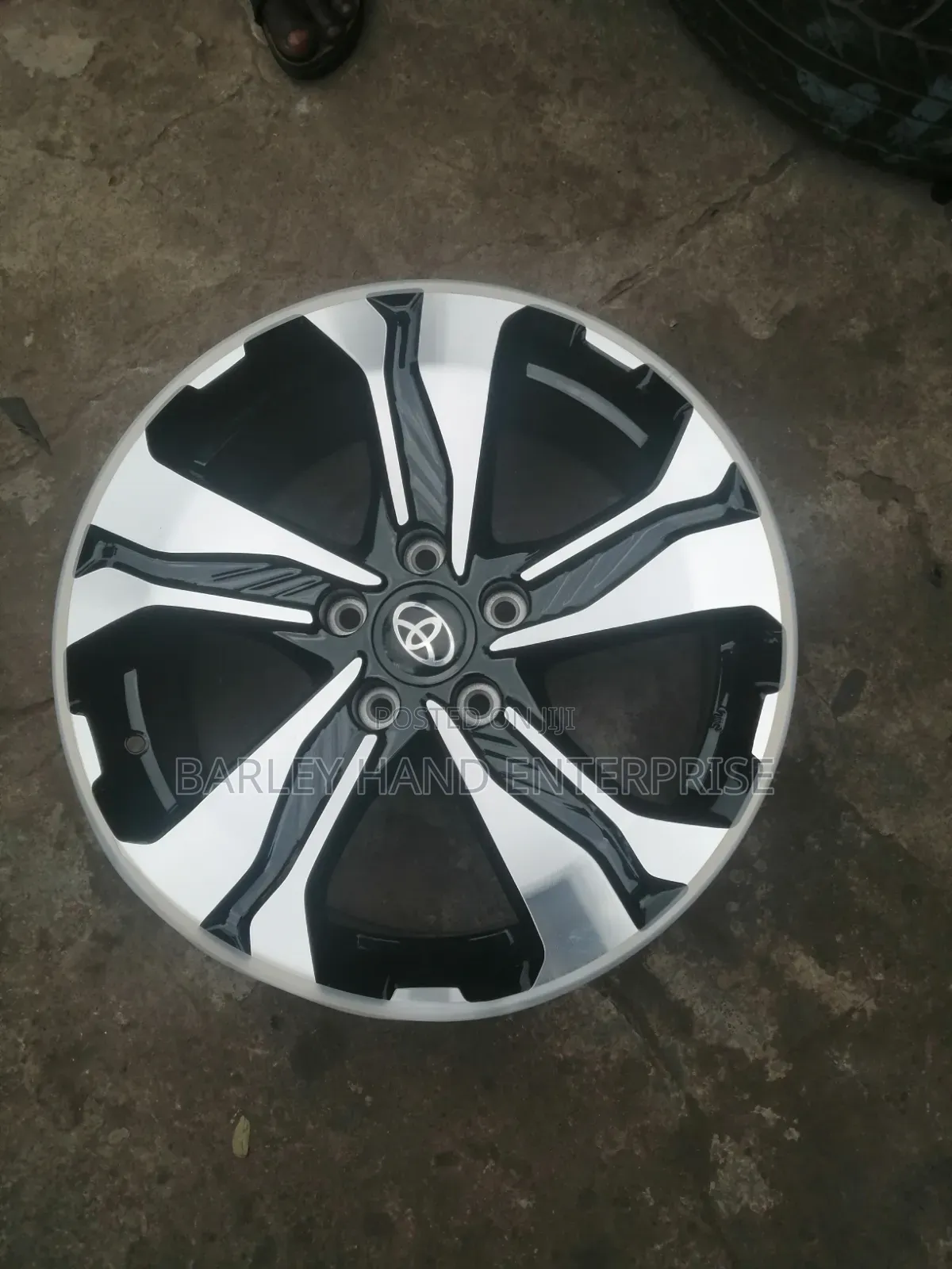 Brand New 17inch Alloy Rims for Toyota Highlander,Rav4,Camry,Siena Etc