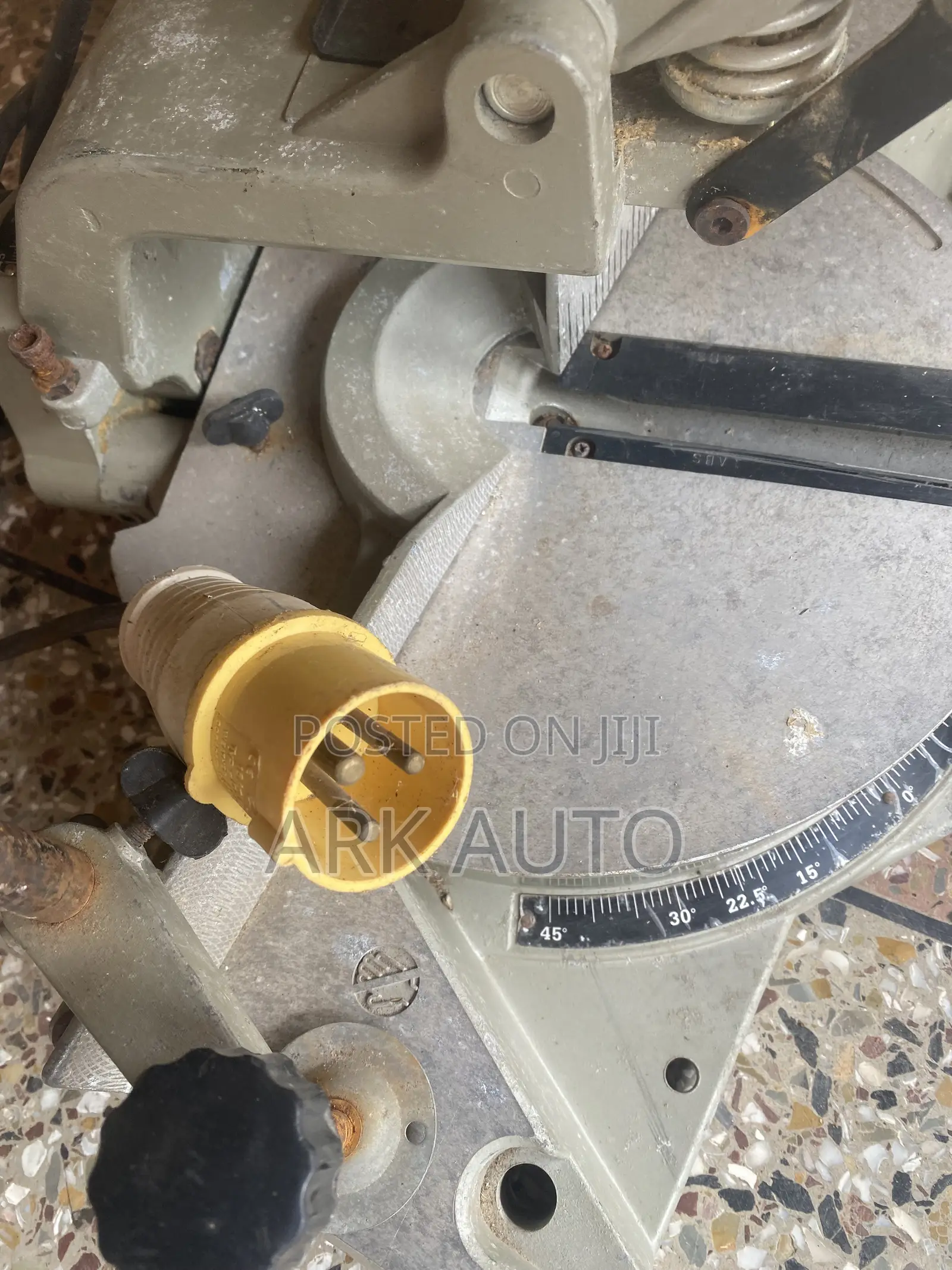 Makita Slide Compound Mitre Saw 2000W (UK USED)