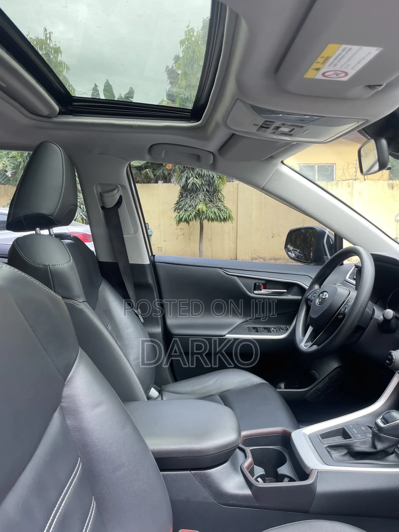 Toyota RAV4 XLE 2022 Gray
