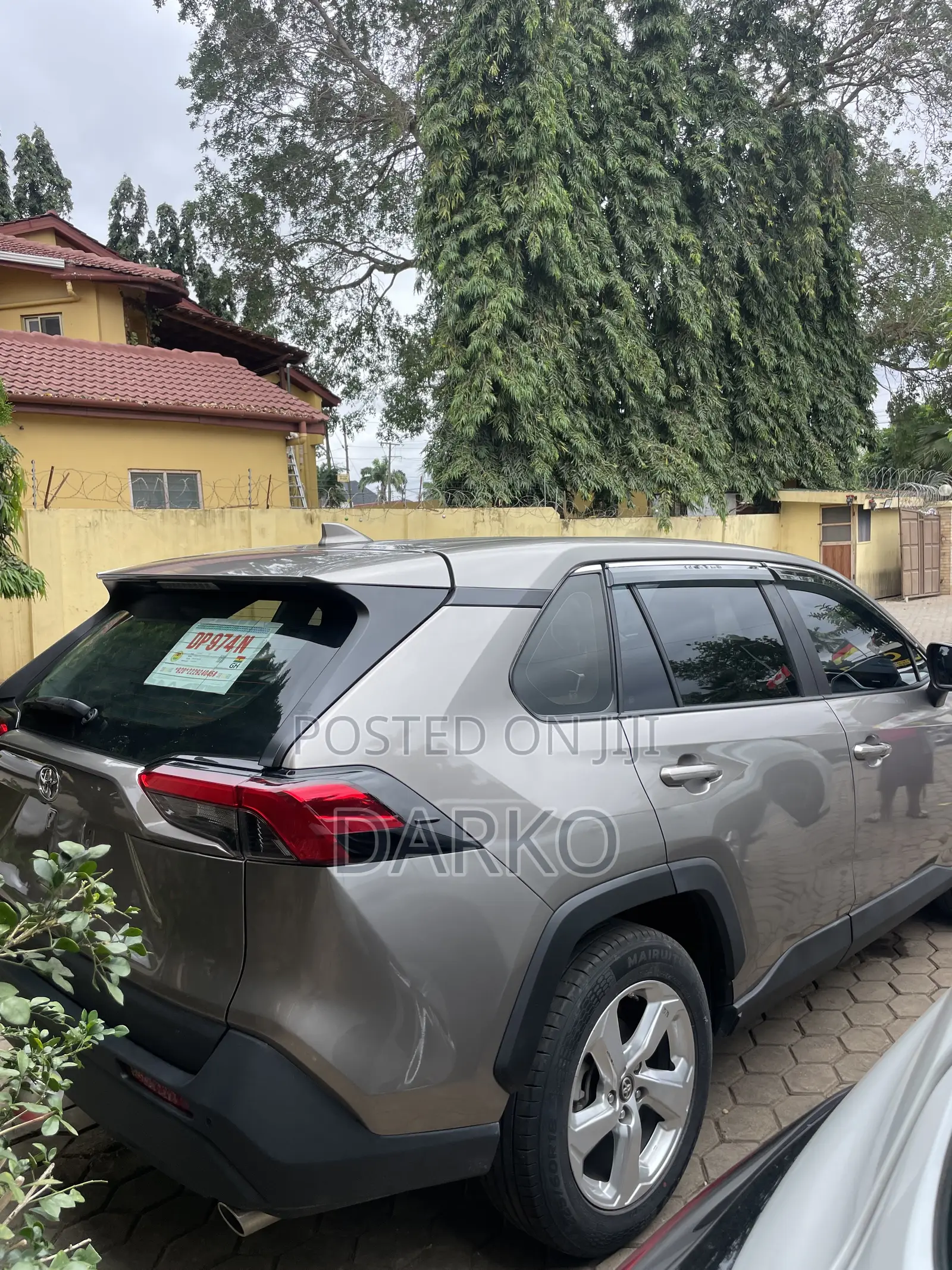 Toyota RAV4 XLE 2022 Gray