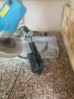 Makita Slide Compound Mitre Saw 2000W (UK USED)