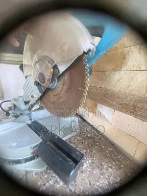 Makita Slide Compound Mitre Saw 2000W (UK USED)