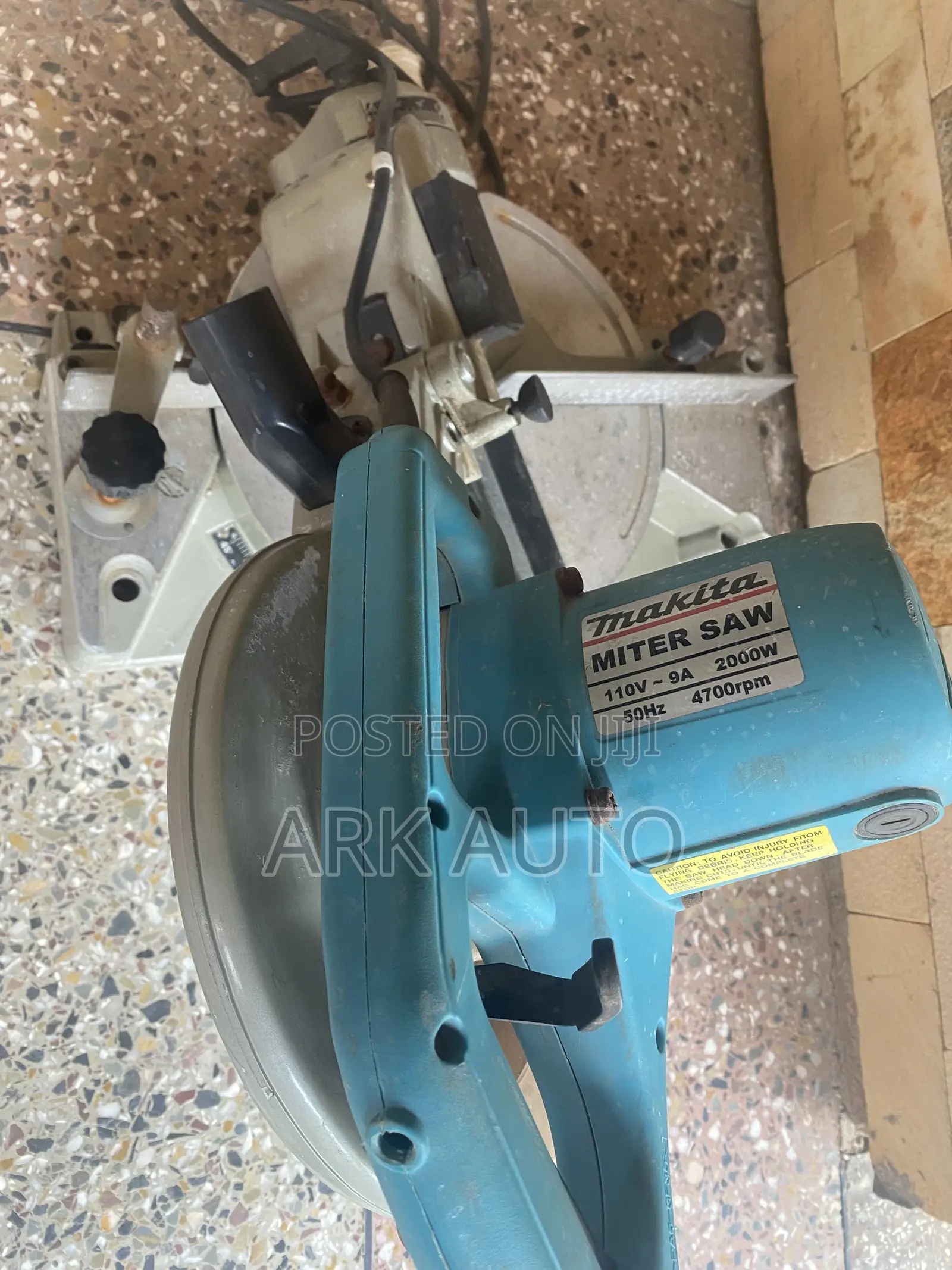 Makita Slide Compound Mitre Saw 2000W (UK USED)