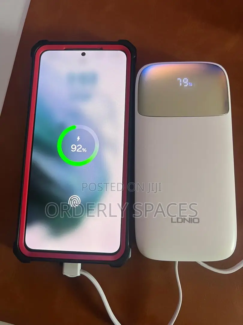 LDNIO 10,000 mAh 22.5W Power Bank With Built in Cables