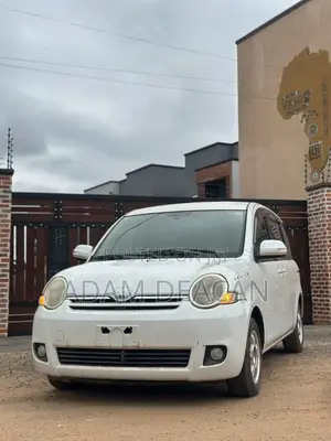 Toyota Sienta 2013 White