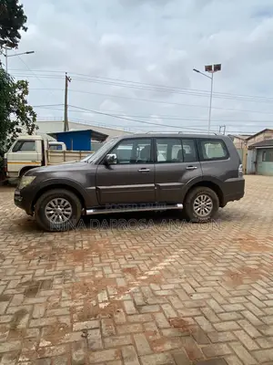 Mitsubishi Pajero V80 3.5 V6 GL/GLS 2015 Brown