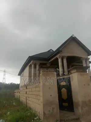 6bdrm House in Kwabre for sale
