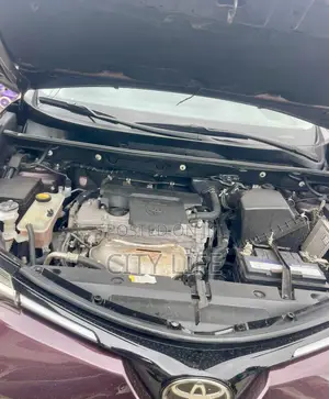Toyota RAV4 LE FWD (2.5L 4cyl 6A) 2017 Red