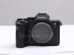 Sony A7R IV // Excellent Condition// 8 Months Warranty
