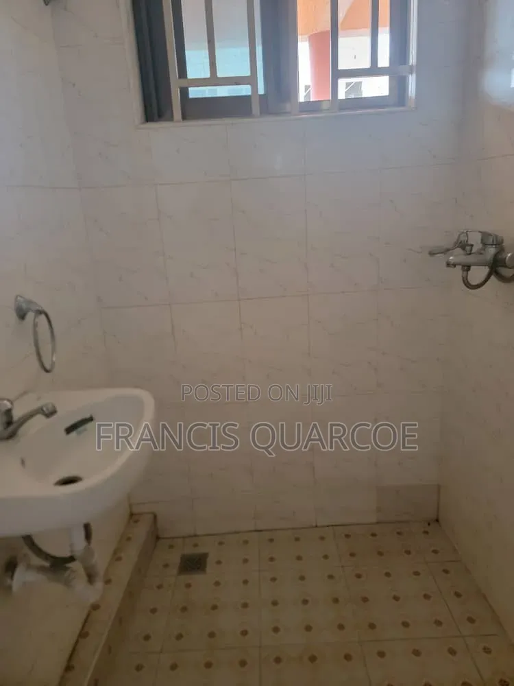 2bdrm Apartment in Ashongman Estates, Pillar 2 for rent