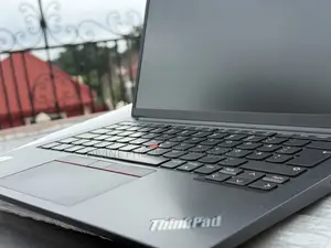 Laptop Lenovo ThinkPad E14 Gen 5 16GB Intel Core i3 SSD 512GB