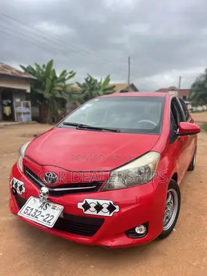 Toyota Vitz 2013 Red