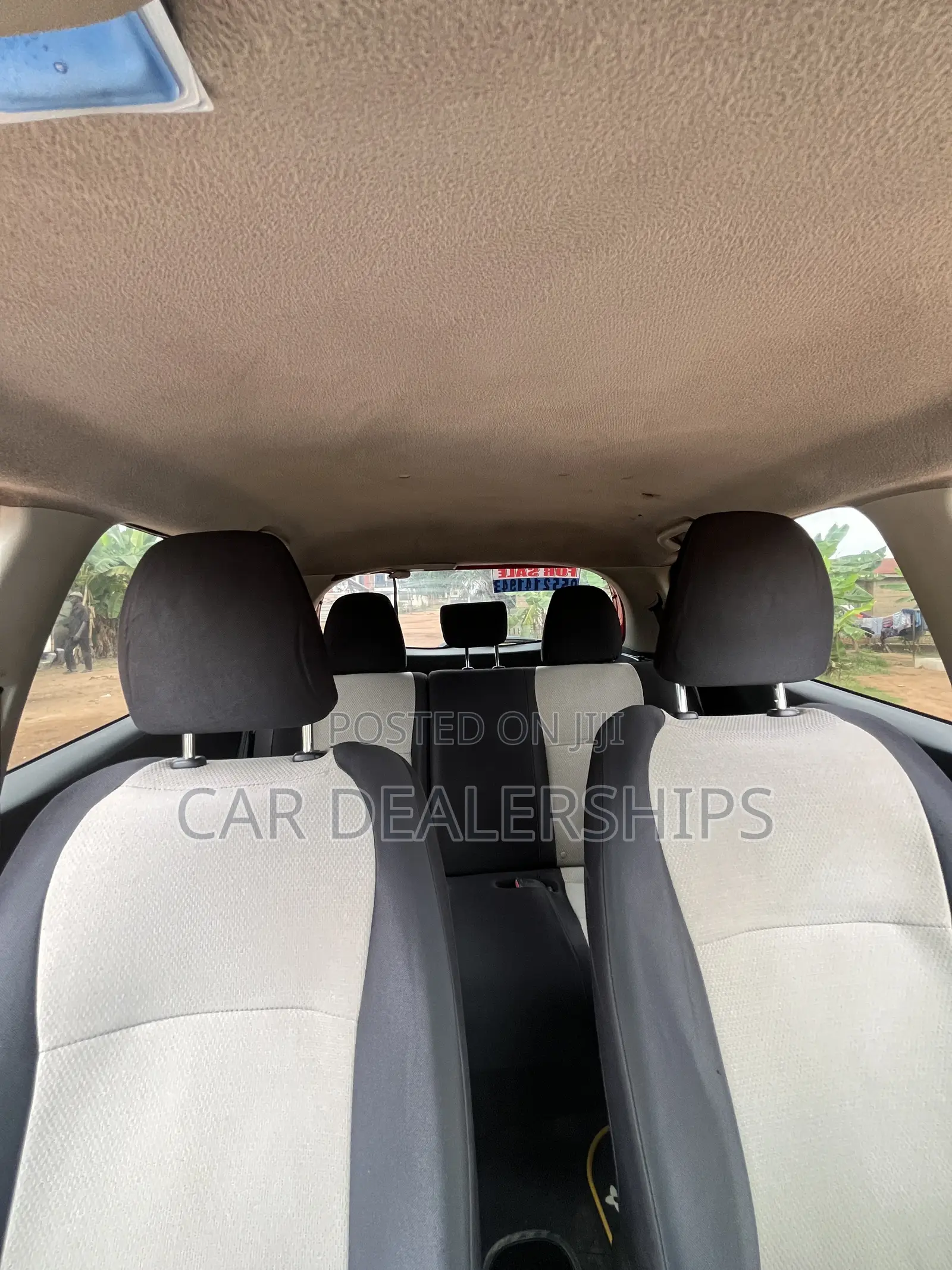 Toyota Vitz 2013 Red