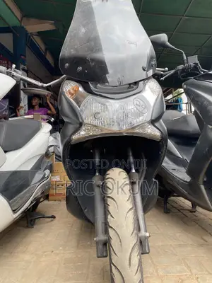 Honda 2022 Black