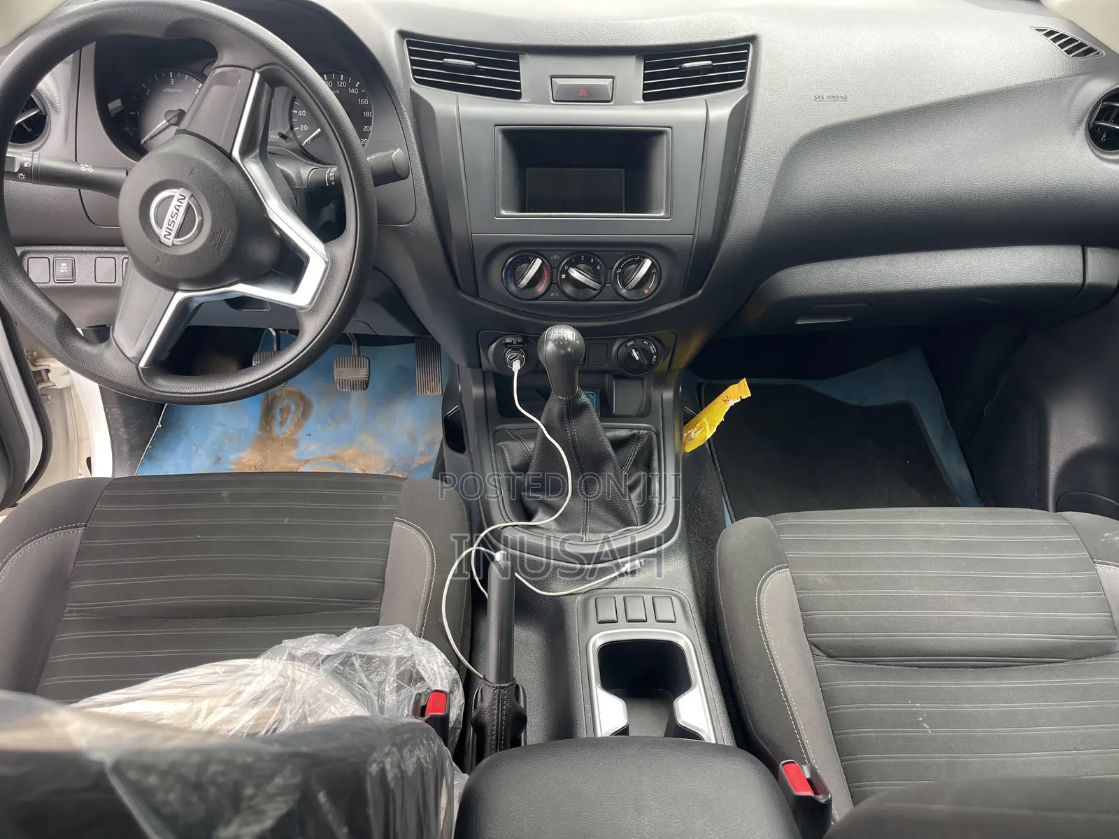 Nissan Navara 2023 White