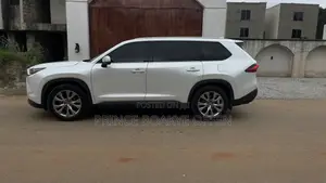Toyota Highlander Limited AWD 2024 White