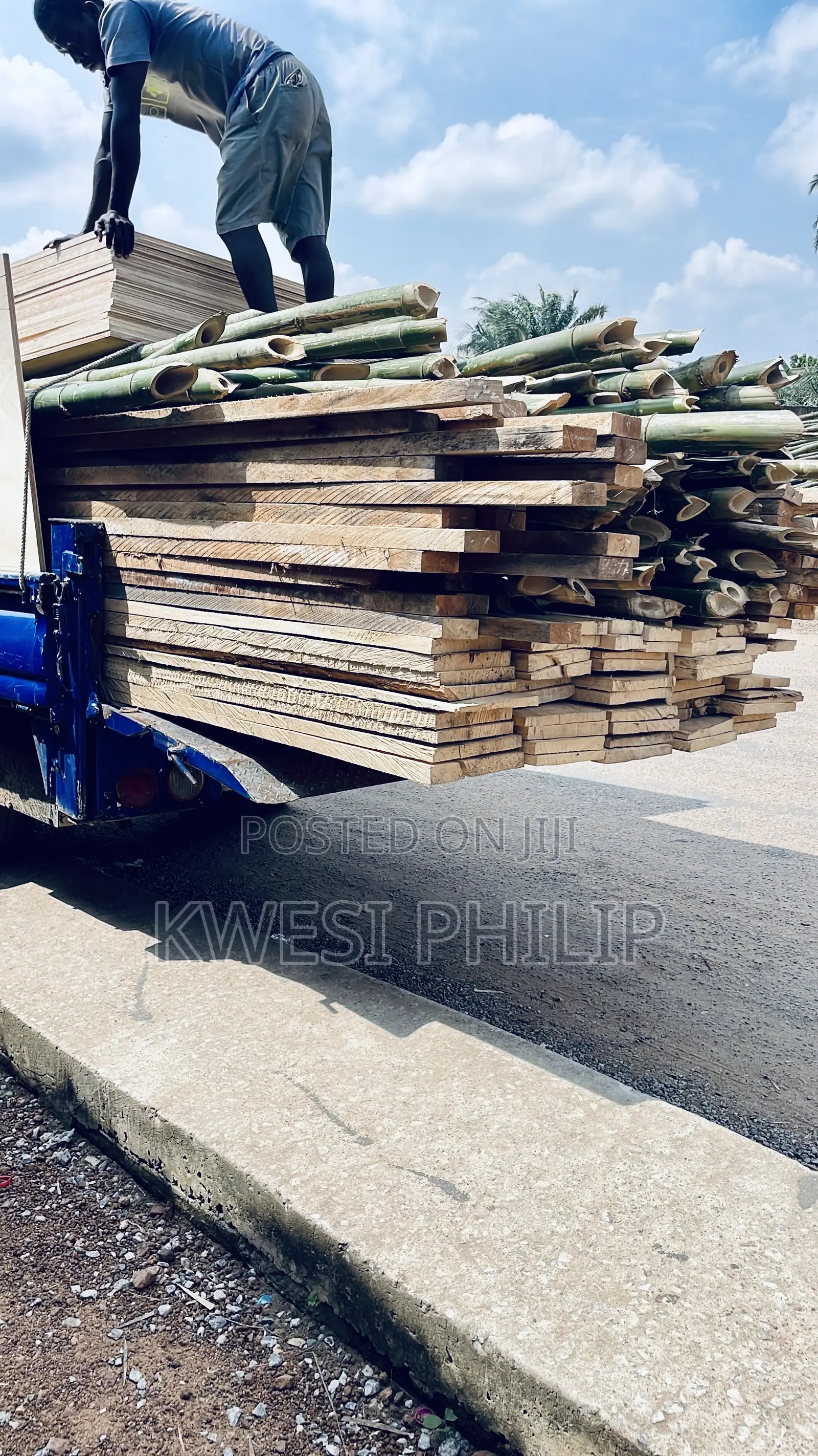 Cyber Board/ 2 by 4 / Bamboo / Nails/ Plywood for Flowing