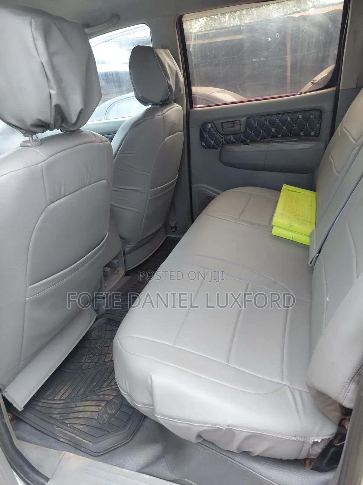 Toyota Hilux 2012 Gold