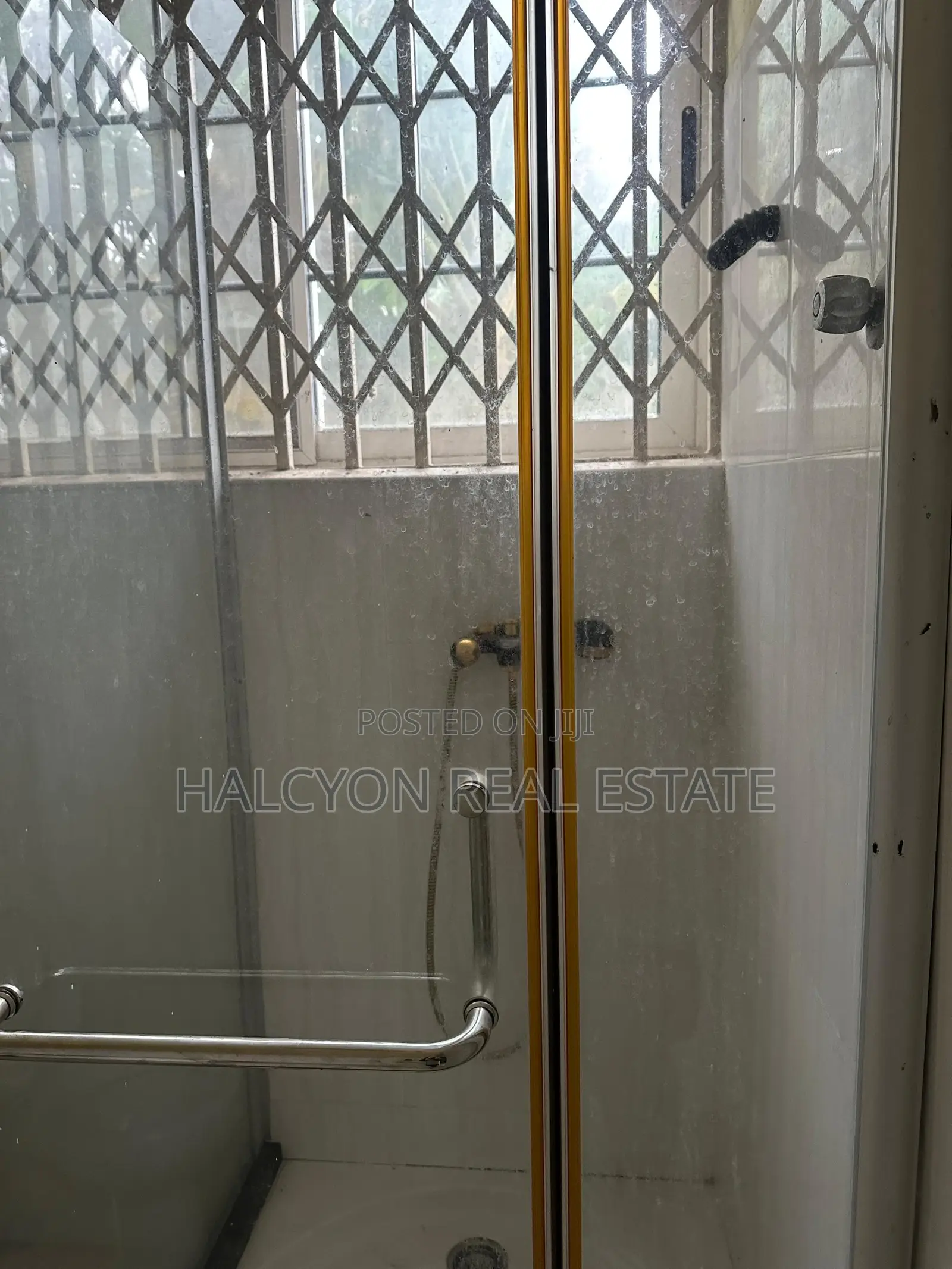 1bdrm Mansion in Sakumono for rent