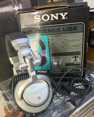 Sony MDR-V700DJ Dynamic Over-the-Ear DJ Headphones