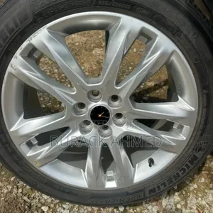 Toyota Land Cruiser and GMC Rim