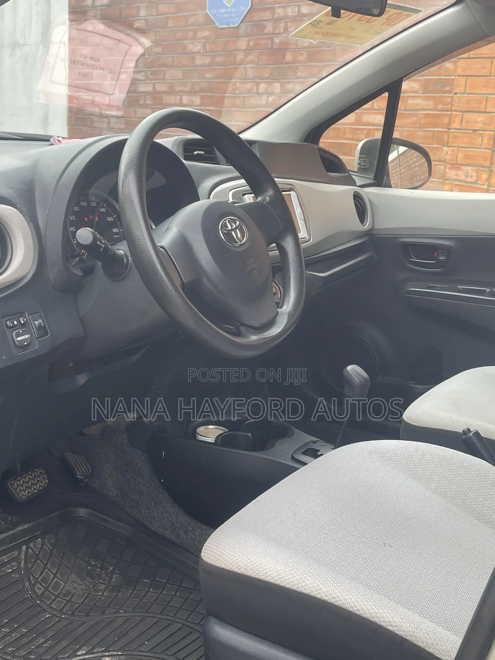 Toyota Vitz 2014 Gray