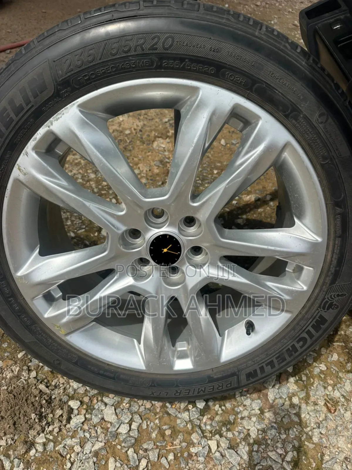 Toyota Land Cruiser and GMC Rim