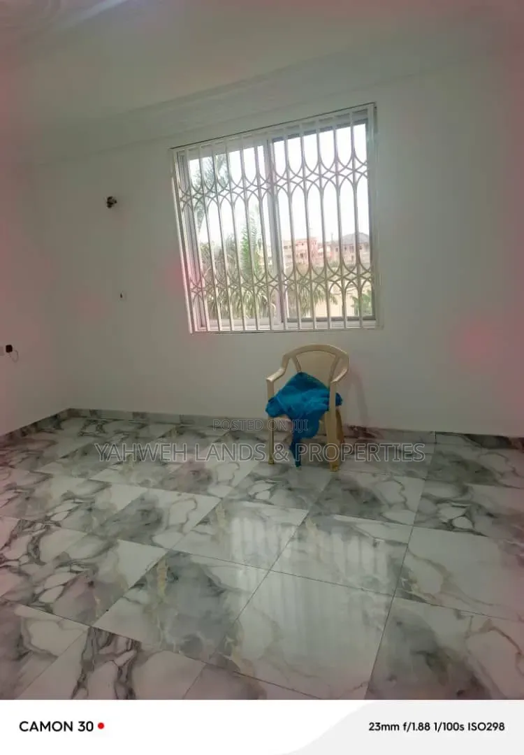 2bdrm Apartment in Drc, Baatsona Total for rent