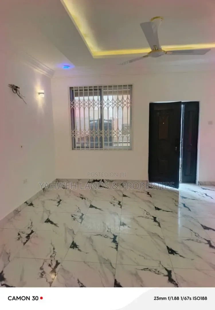 2bdrm Apartment in Drc, Baatsona Total for rent