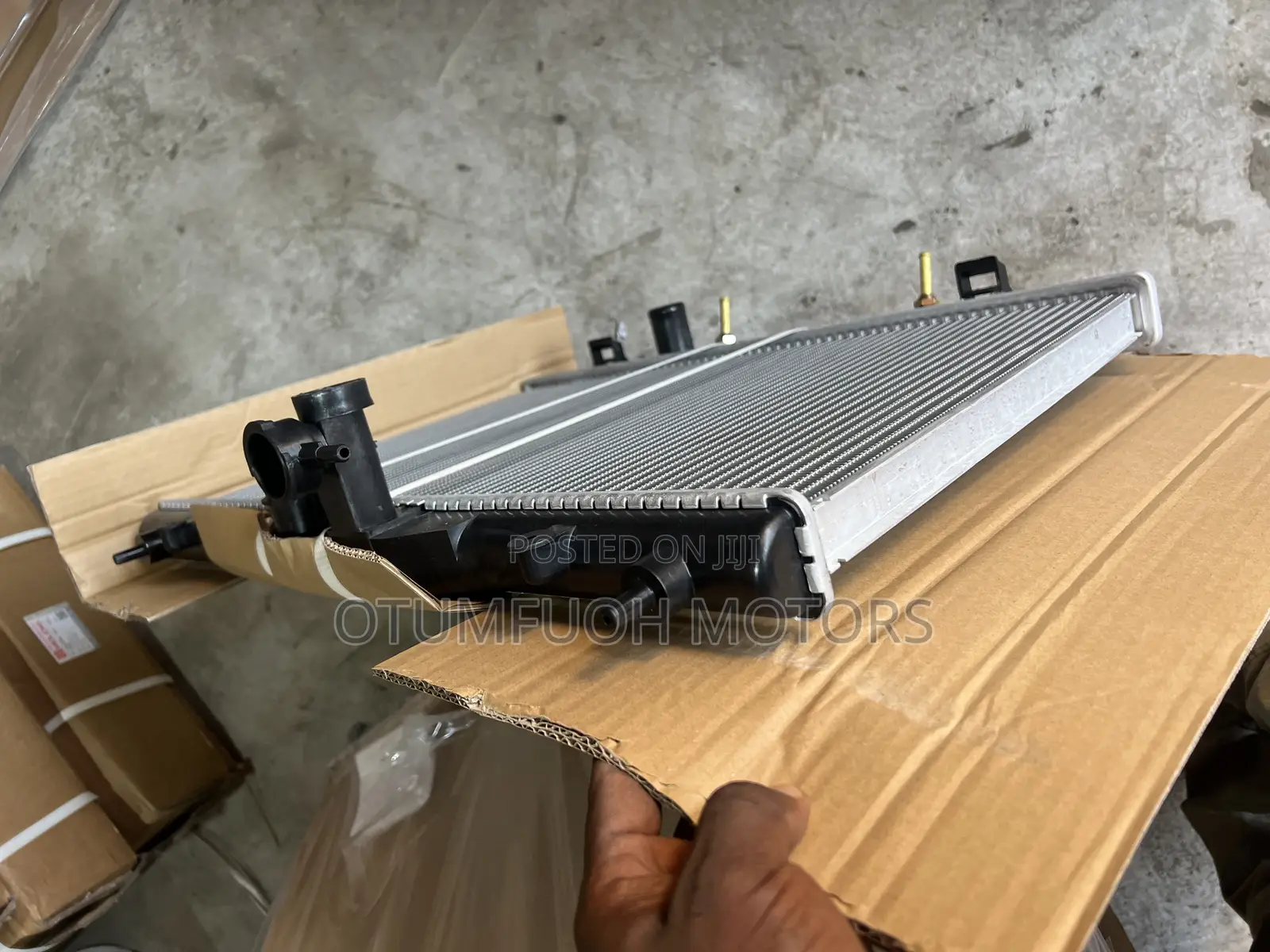 Nissan Versa 2008 2009 2010 Water Tank (Radiator)