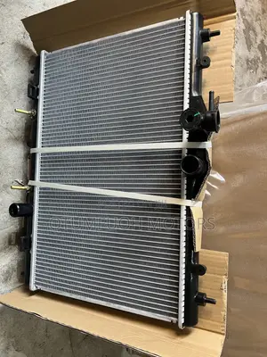 Nissan Versa 2008 2009 2010 Water Tank (Radiator)
