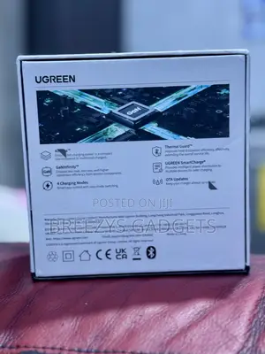 UGREEN 160W Smart Display GaN Charger With Retractable Cable AVS PD3.1