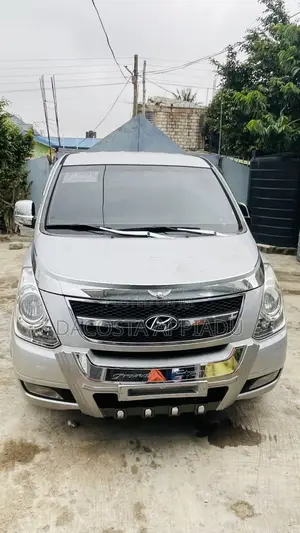 Hyundai Starex 2015 Silver