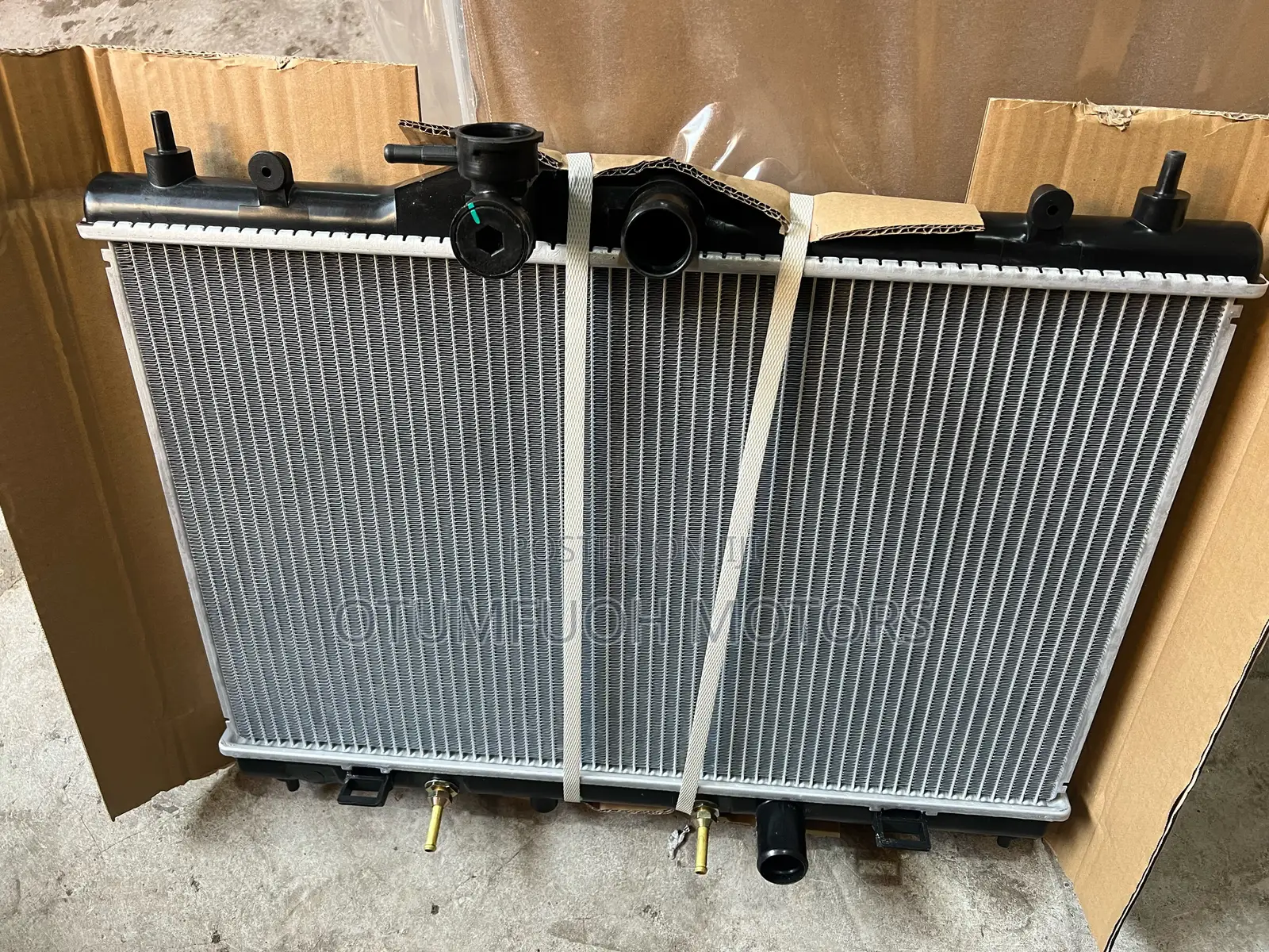 Nissan Versa 2008 2009 2010 Water Tank (Radiator)