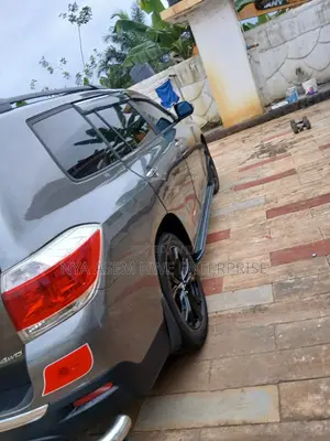 Toyota Highlander 3.5L 4WD 2013 Gray