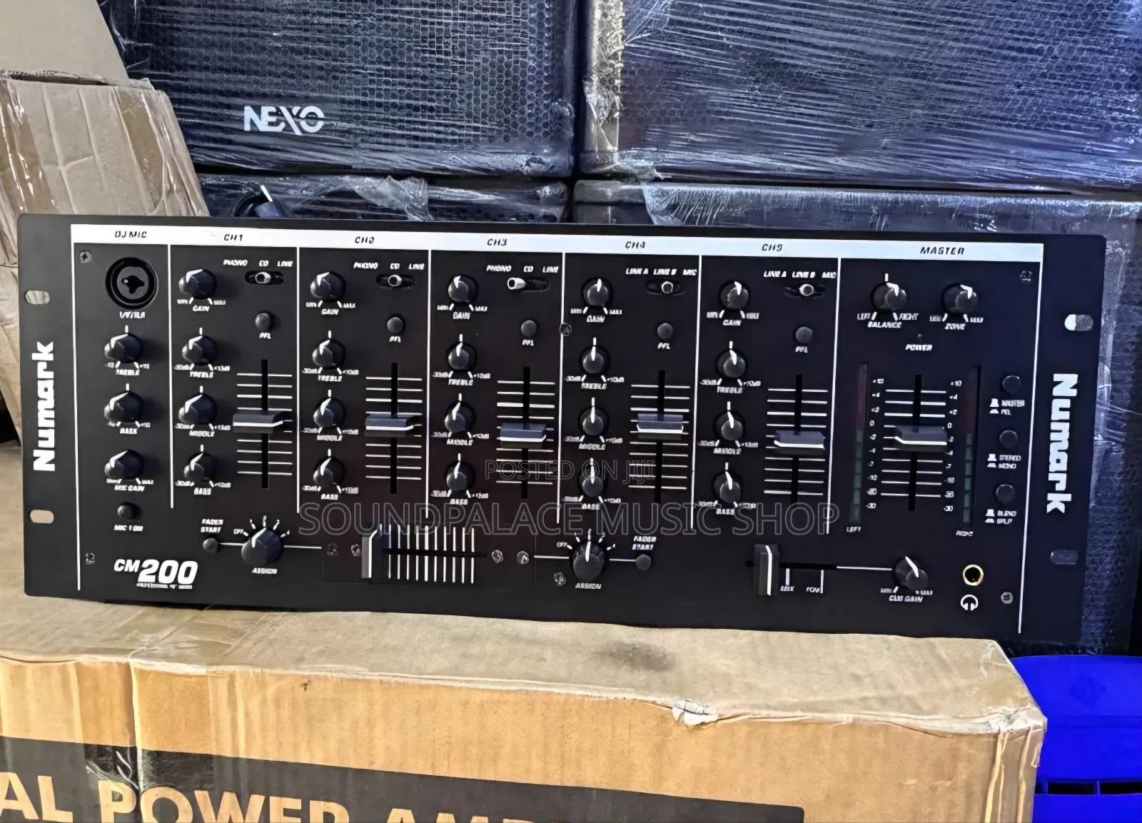 Numark CM200 Professional 19" DJ Mixer