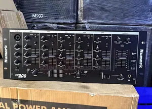 Numark CM200 Professional 19" DJ Mixer
