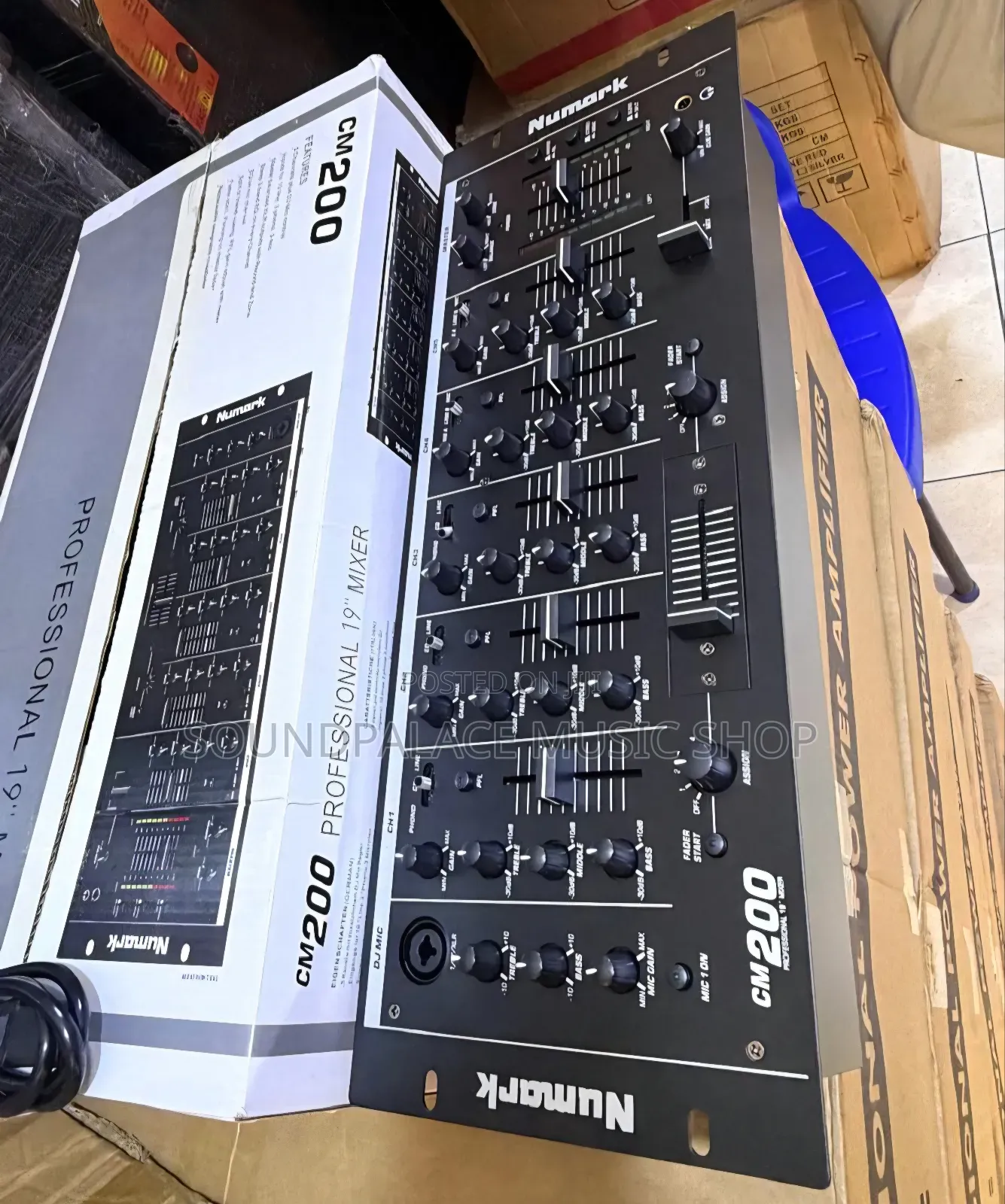 Numark CM200 Professional 19" DJ Mixer