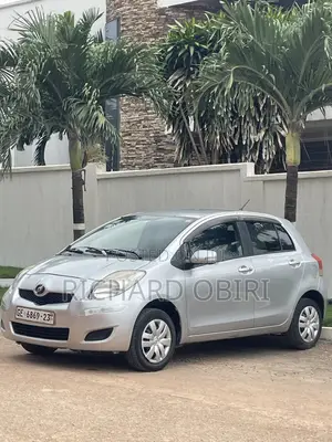 Toyota Vitz 1.3 AWD 5dr 2010 Silver
