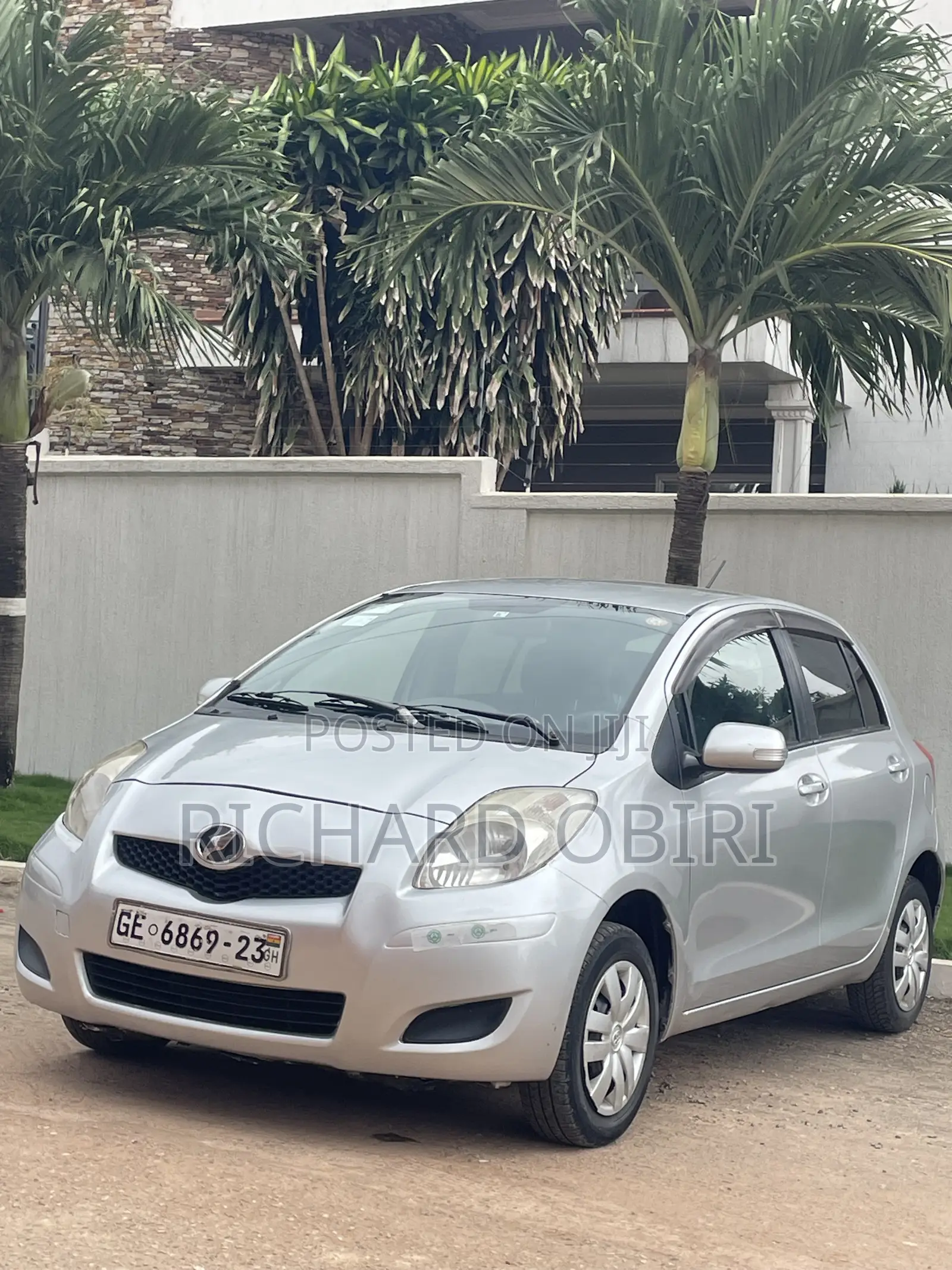 Toyota Vitz 1.3 AWD 5dr 2010 Silver