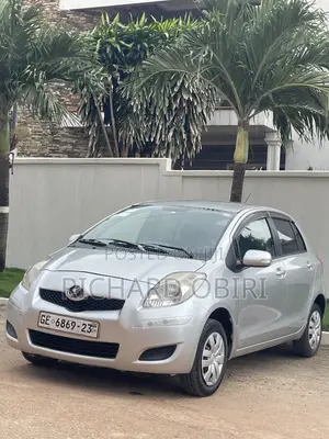 Toyota Vitz 1.3 AWD 5dr 2010 Silver