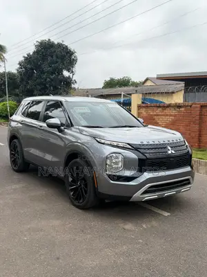 Mitsubishi Outlander 2022 Gray