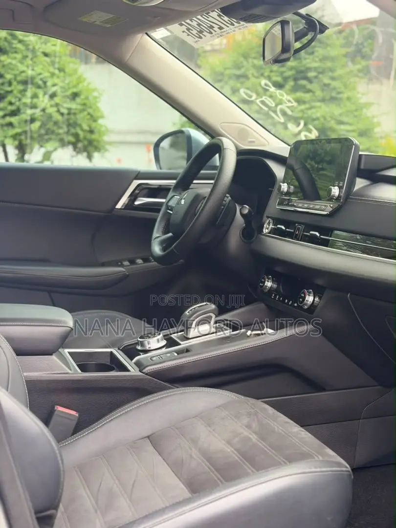 Mitsubishi Outlander 2022 Gray
