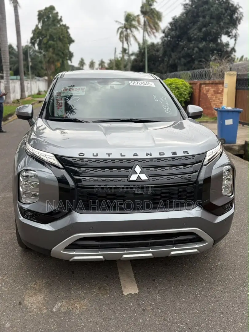 Mitsubishi Outlander 2022 Gray