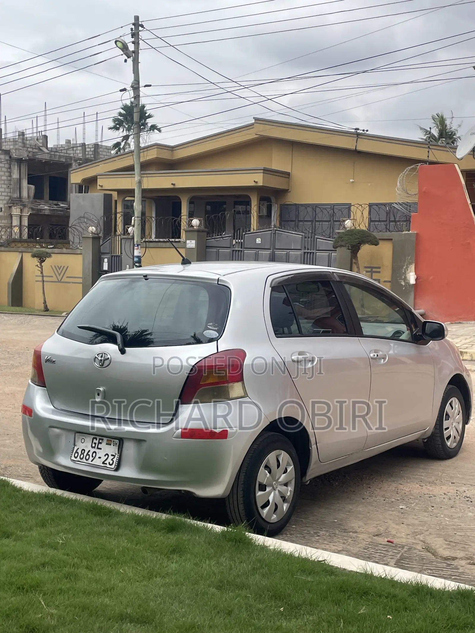 Toyota Vitz 1.3 AWD 5dr 2010 Silver
