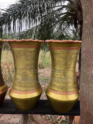 Flower Pot That Elevates Your Space